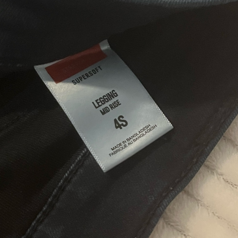 Express Women’s Supersoft Midrise Blue Jeans 4 Short BUNDLE - Picture 6 of 10